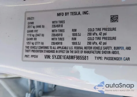 2021 Tesla Model 3 Standard Range Plus Rear-Wheel Drive z USA, uszkodzony, nr VIN 5YJ3E1EA8MF985581